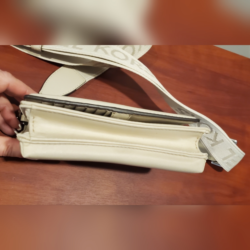 MICHAEL Michael Kors Cream Crossbody Bag - Picture 5 of 9